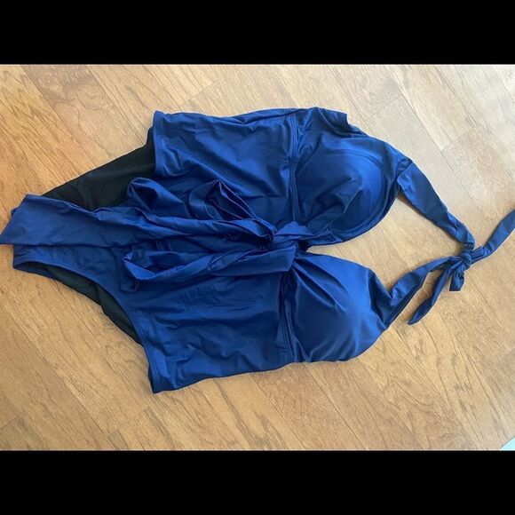 Meet curve Blue Faux Wrap Halter Stylish‎ One Piece Swimsuit 2XL nwt - Picture 4 of 4